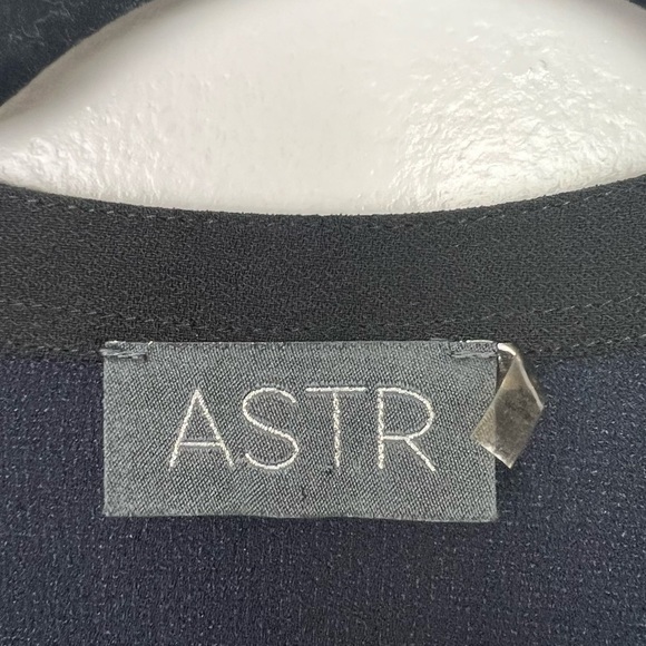 Astr The Label Blue Black V Neck Shift Dress Small - Picture 8 of 9